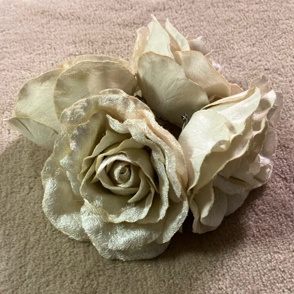 Vintage Cream Velvet Roses 4 for $16